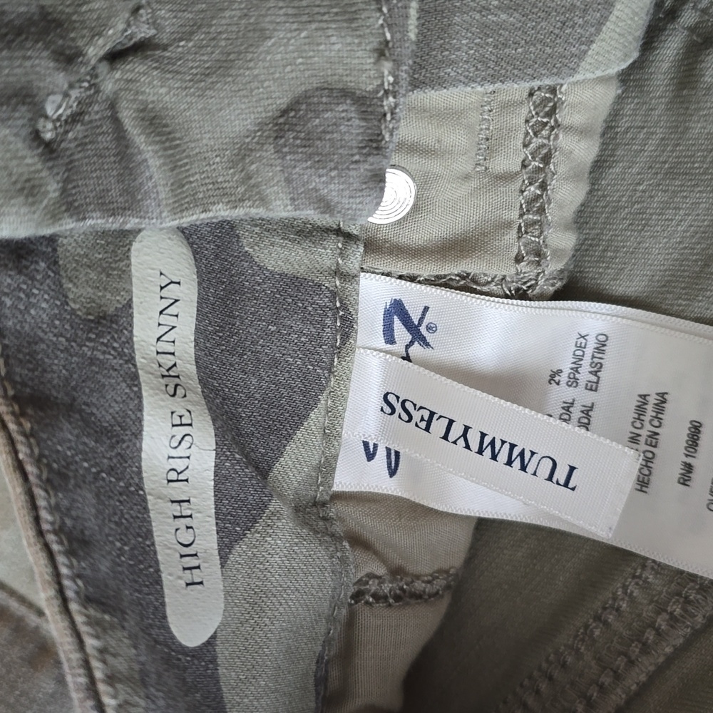 Seven 7 High High Rise Skinny Camouflage Jeans - Size 4 (Wiaist 26 inches) - Picture 10 of 13